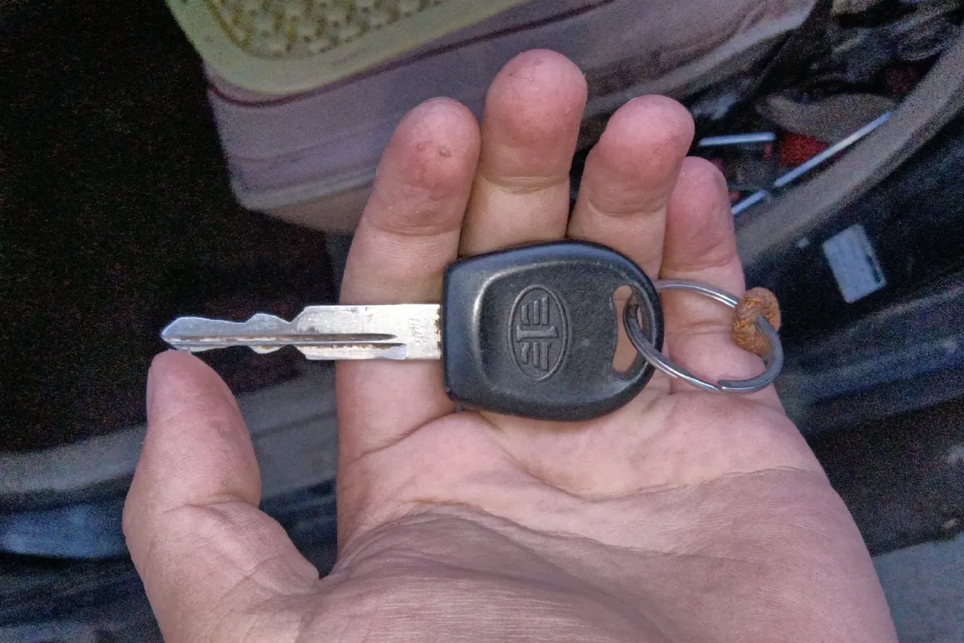 2011 FAW Senia M80 1.5L 109HP L4 5MT,autocango,china used car exporter,china ev exporter,chinese used car exporter,chinese used ev exporter