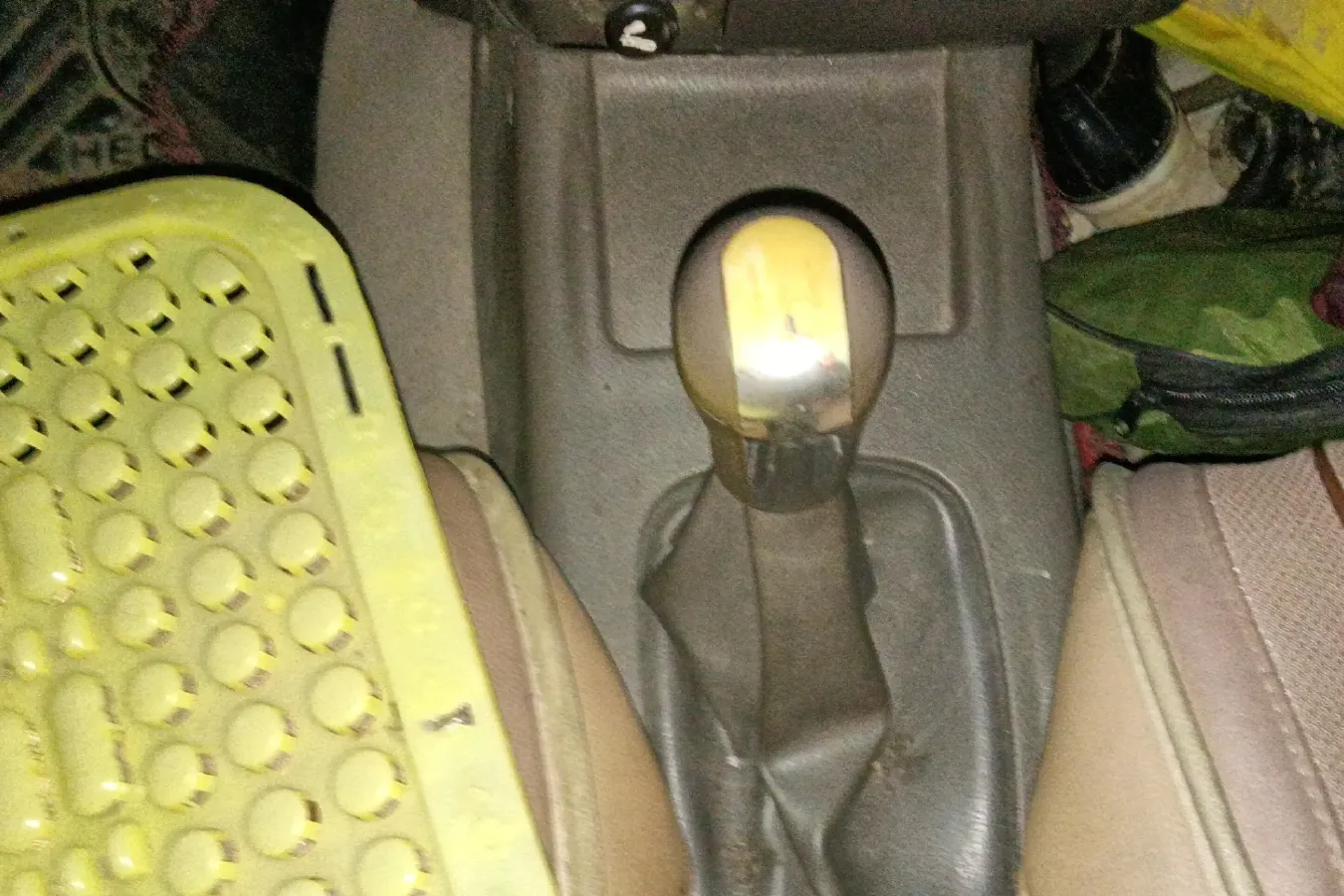 2011 FAW Senia M80 1.5L 109HP L4 5MT,autocango,china used car exporter,china ev exporter,chinese used car exporter,chinese used ev exporter