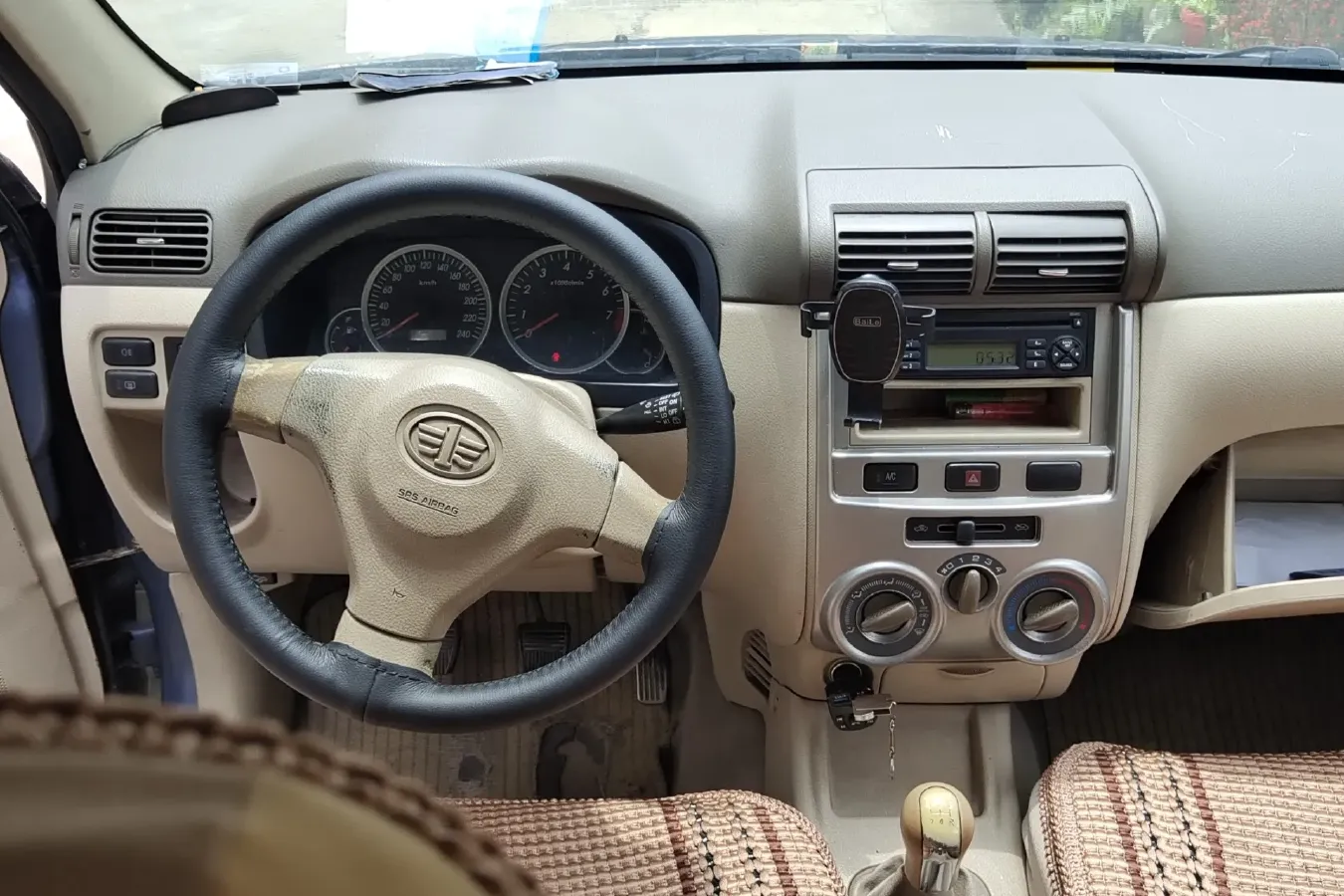 2011 FAW Senia M80 1.3L 91HP L4 5MT,autocango,china used car exporter,china ev exporter,chinese used car exporter,chinese used ev exporter