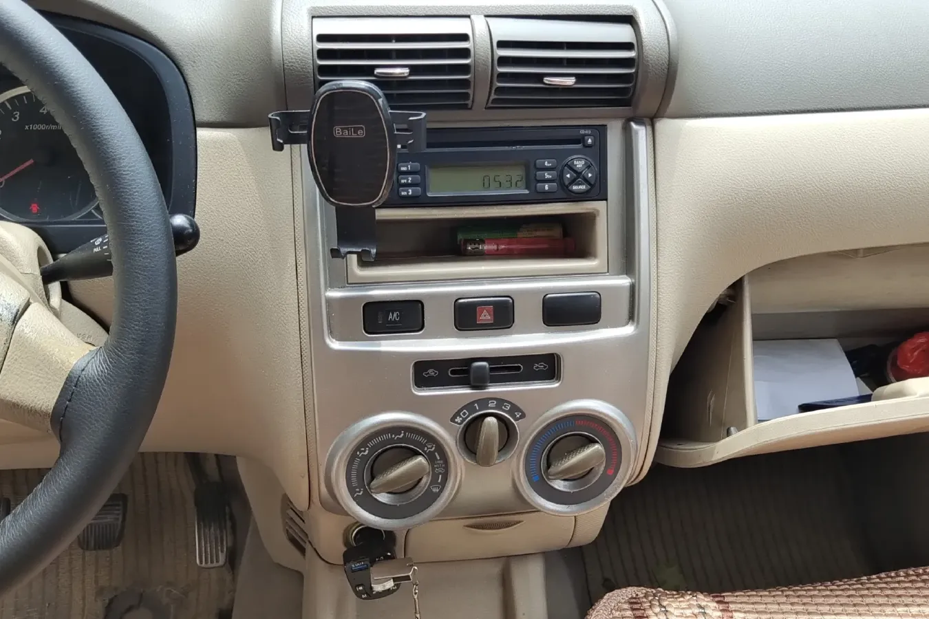 2011 FAW Senia M80 1.3L 91HP L4 5MT,autocango,china used car exporter,china ev exporter,chinese used car exporter,chinese used ev exporter