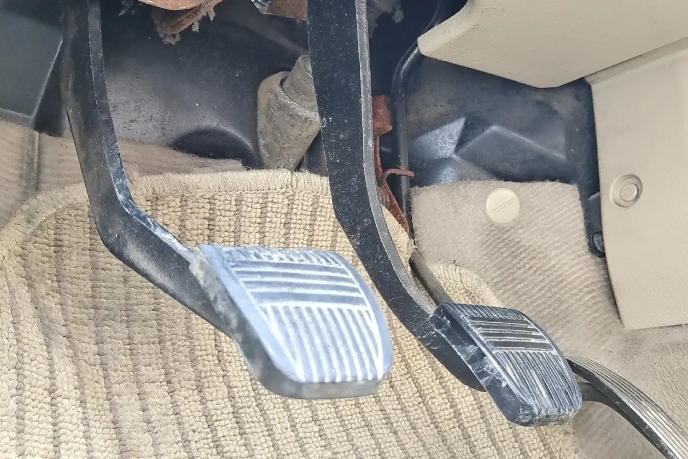 2011 FAW Senia M80 1.3L 91HP L4 5MT,autocango,china used car exporter,china ev exporter,chinese used car exporter,chinese used ev exporter