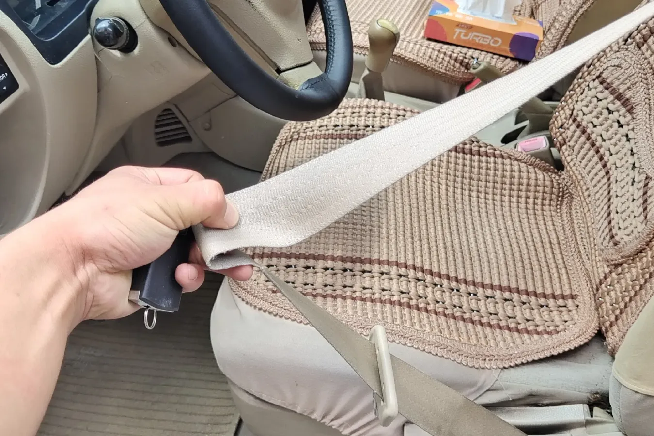 2011 FAW Senia M80 1.3L 91HP L4 5MT,autocango,china used car exporter,china ev exporter,chinese used car exporter,chinese used ev exporter