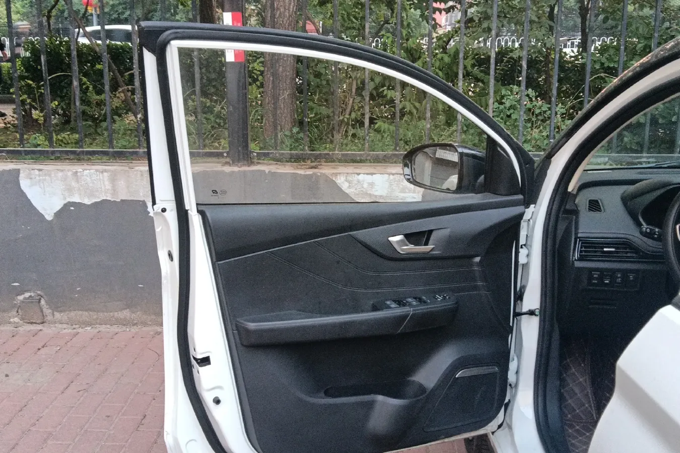 2021 EV House YOUNG BEV 38.54KWH,autocango,china used car exporter,china ev exporter,chinese used car exporter,chinese used ev exporter