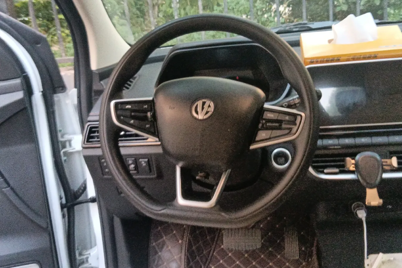 2021 EV House YOUNG BEV 38.54KWH,autocango,china used car exporter,china ev exporter,chinese used car exporter,chinese used ev exporter