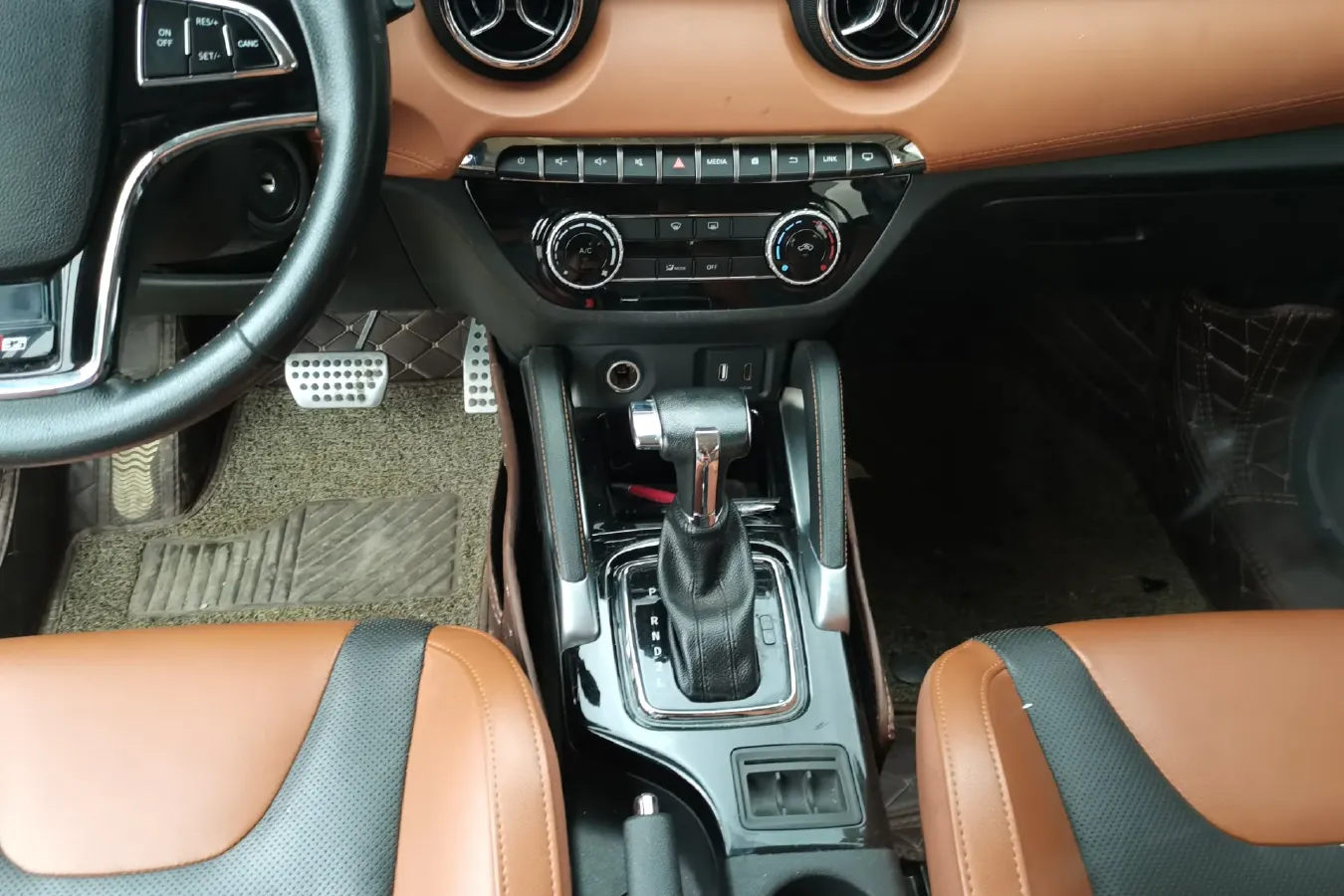 2016 BeiJing Auto Senova X35 1.5L 116HP L4 4AT,autocango,china used car exporter,china ev exporter,chinese used car exporter,chinese used ev exporter