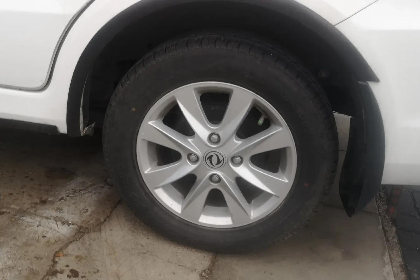 2018 DongFeng Fengon Fengon 330 1.5L 109HP L4 5MT,autocango,china used car exporter,china ev exporter,chinese used car exporter,chinese used ev exporter