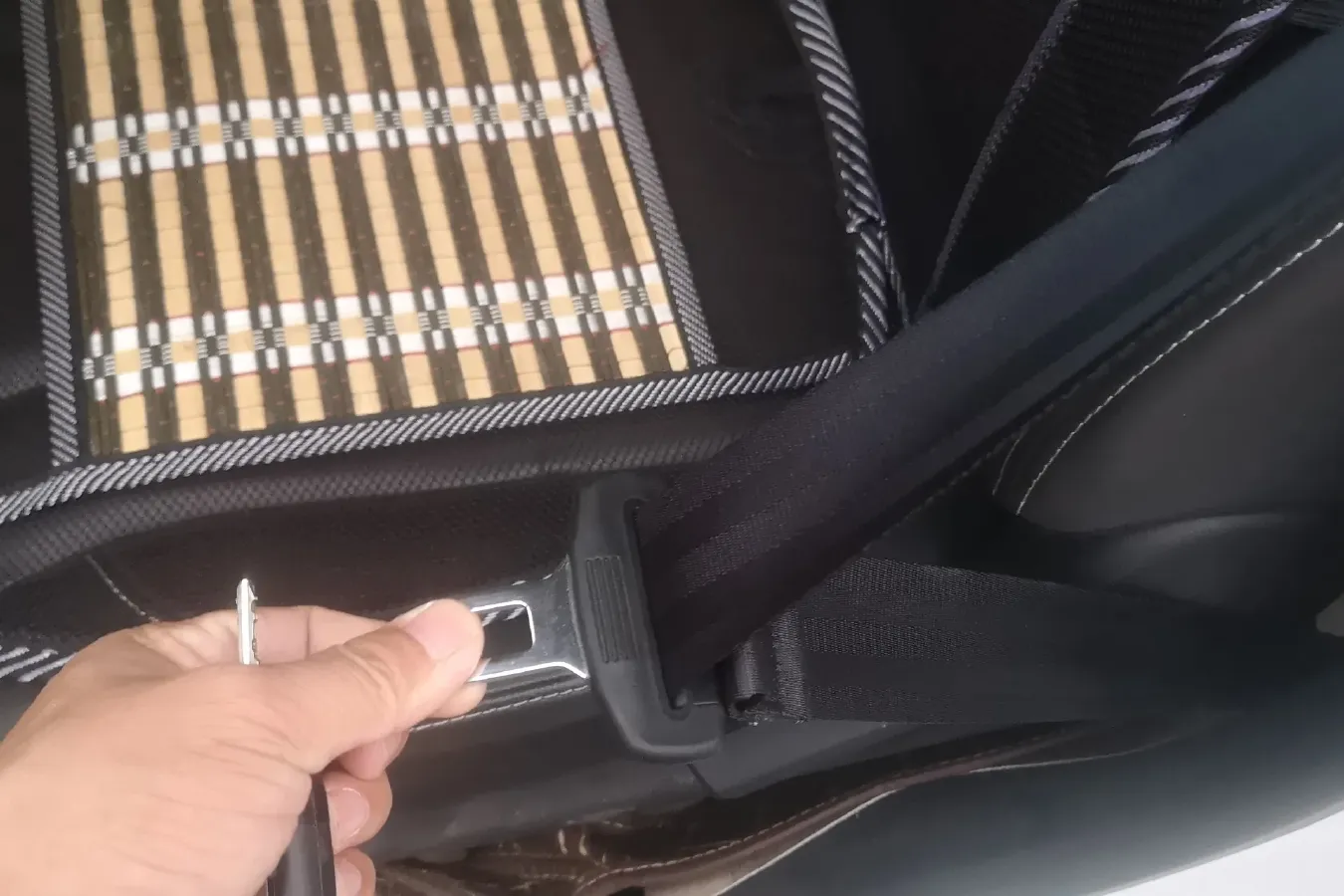 2018 DongFeng Fengon Fengon 330 1.5L 109HP L4 5MT,autocango,china used car exporter,china ev exporter,chinese used car exporter,chinese used ev exporter