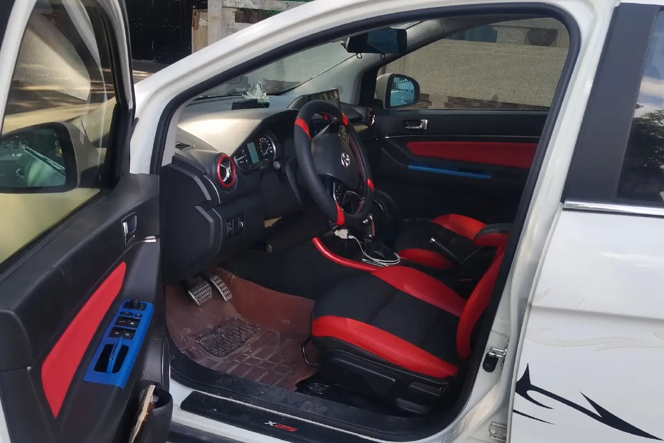 2015 BeiJing Auto Senova X25 1.5L 116HP L4 4AT,autocango,china used car exporter,china ev exporter,chinese used car exporter,chinese used ev exporter