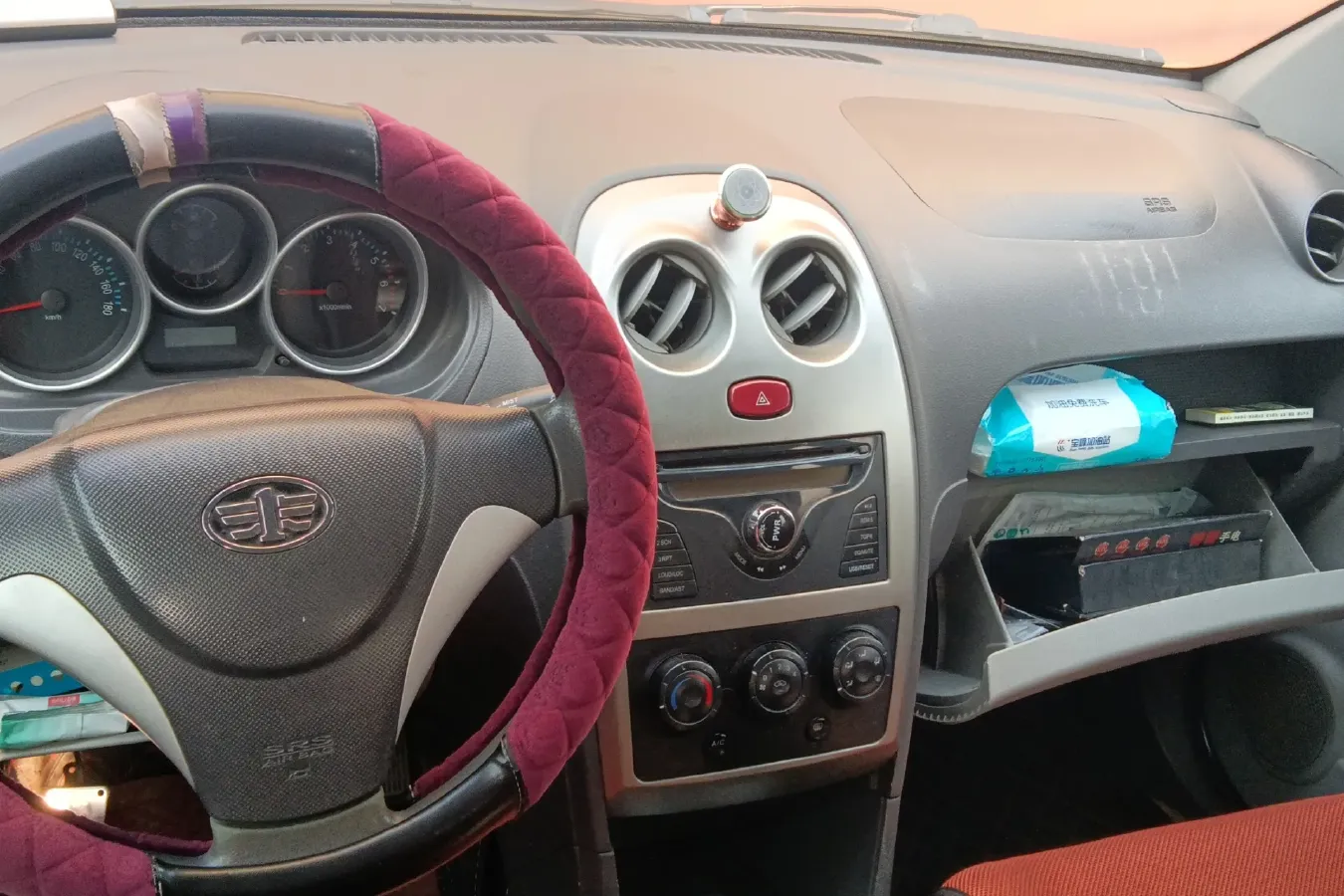 2010 FAW Vita V2 1.3L 91HP L4 5MT,autocango,china used car exporter,china ev exporter,chinese used car exporter,chinese used ev exporter