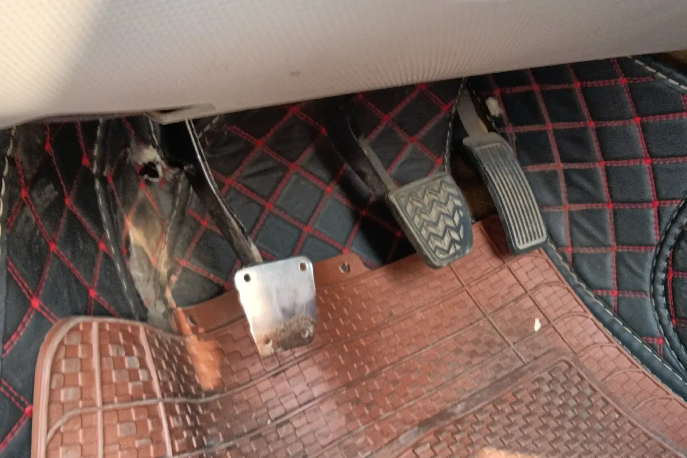 2010 FAW Vita V2 1.3L 91HP L4 5MT,autocango,china used car exporter,china ev exporter,chinese used car exporter,chinese used ev exporter