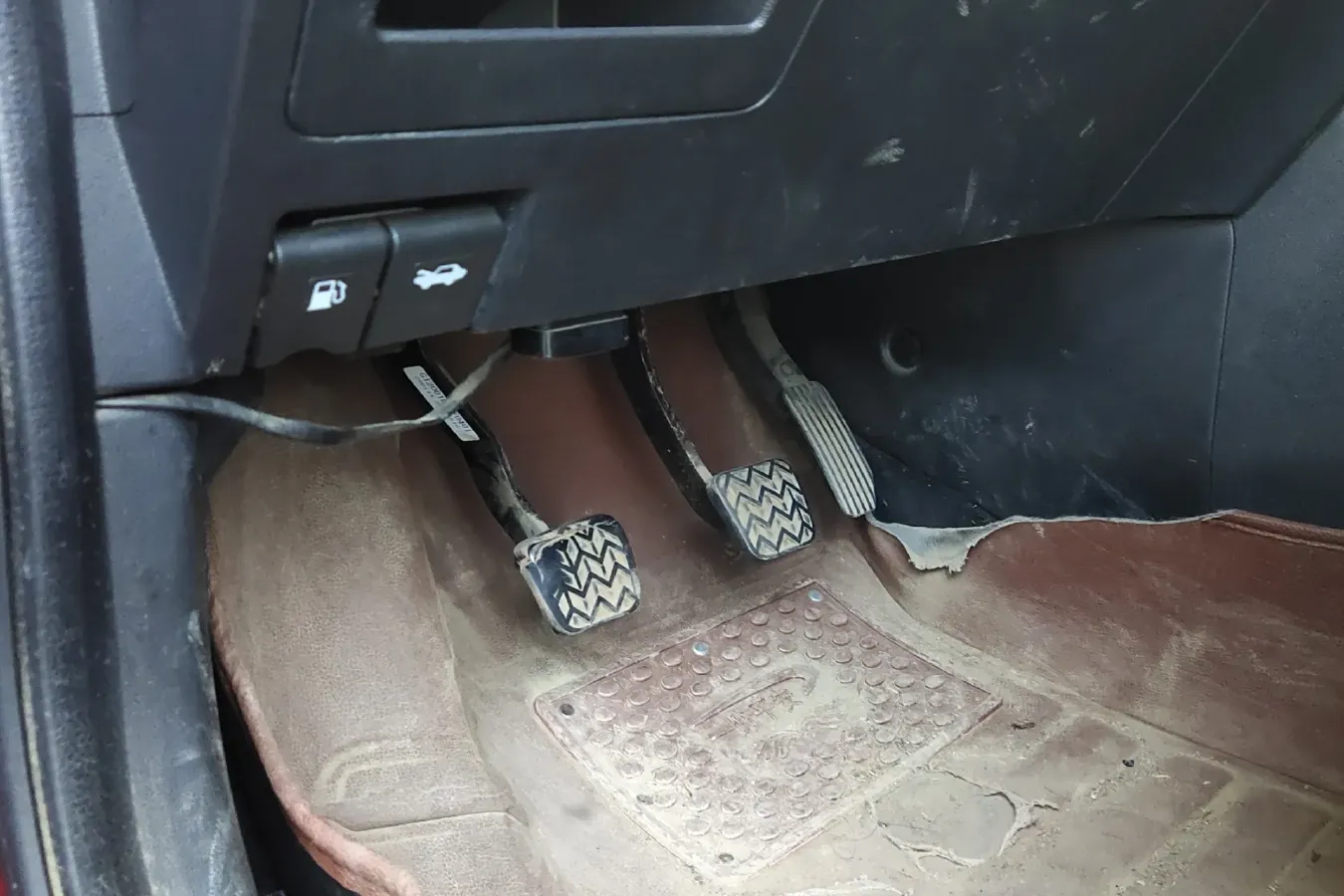 2017 DongFeng Aeolus AX4 1.6L 124HP L4 5MT,autocango,china used car exporter,china ev exporter,chinese used car exporter,chinese used ev exporter