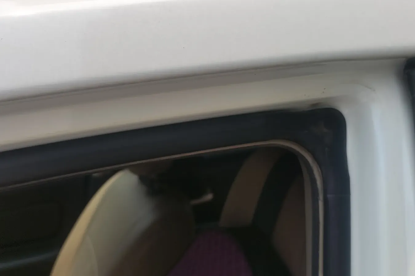 2013 Venucia R50 1.6L 117HP L4 4AT,autocango,china used car exporter,china ev exporter,chinese used car exporter,chinese used ev exporter