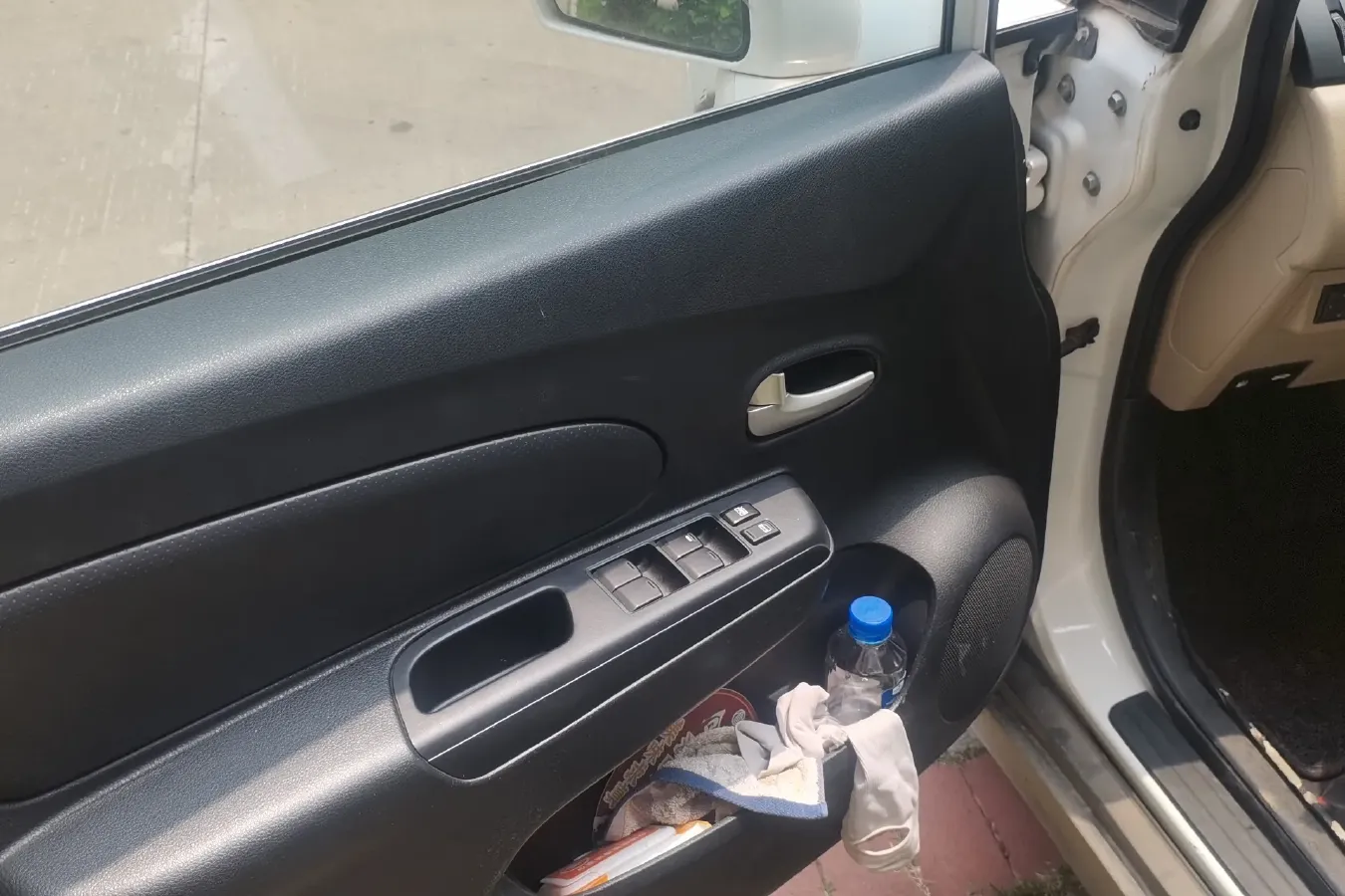 2013 Venucia R50 1.6L 117HP L4 4AT,autocango,china used car exporter,china ev exporter,chinese used car exporter,chinese used ev exporter