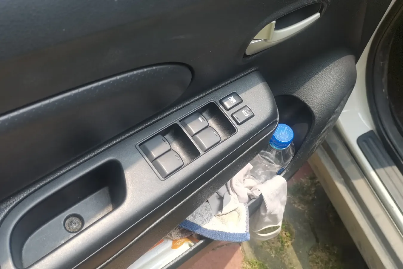 2013 Venucia R50 1.6L 117HP L4 4AT,autocango,china used car exporter,china ev exporter,chinese used car exporter,chinese used ev exporter