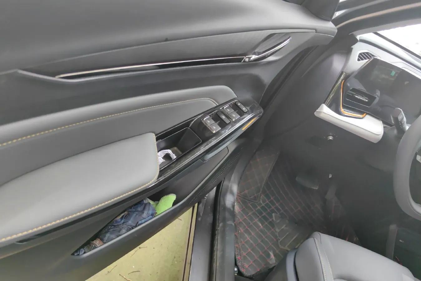 2023 ChangAn Oshan X5 Plus 1.5T 188HP L4 7DCT,autocango,china used car exporter,china ev exporter,chinese used car exporter,chinese used ev exporter