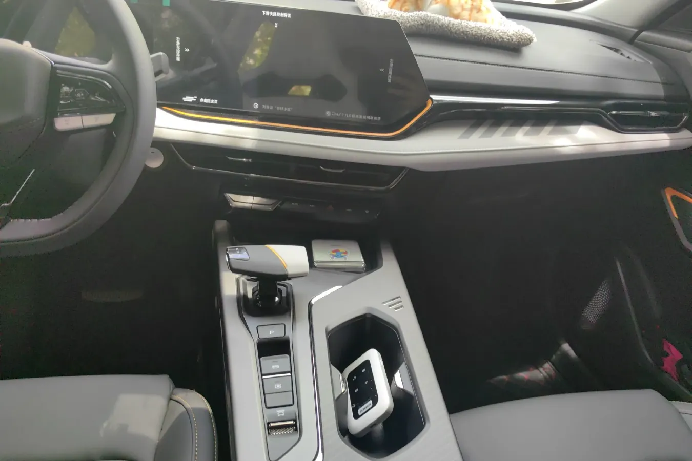 2023 ChangAn Oshan X5 Plus 1.5T 188HP L4 7DCT,autocango,china used car exporter,china ev exporter,chinese used car exporter,chinese used ev exporter