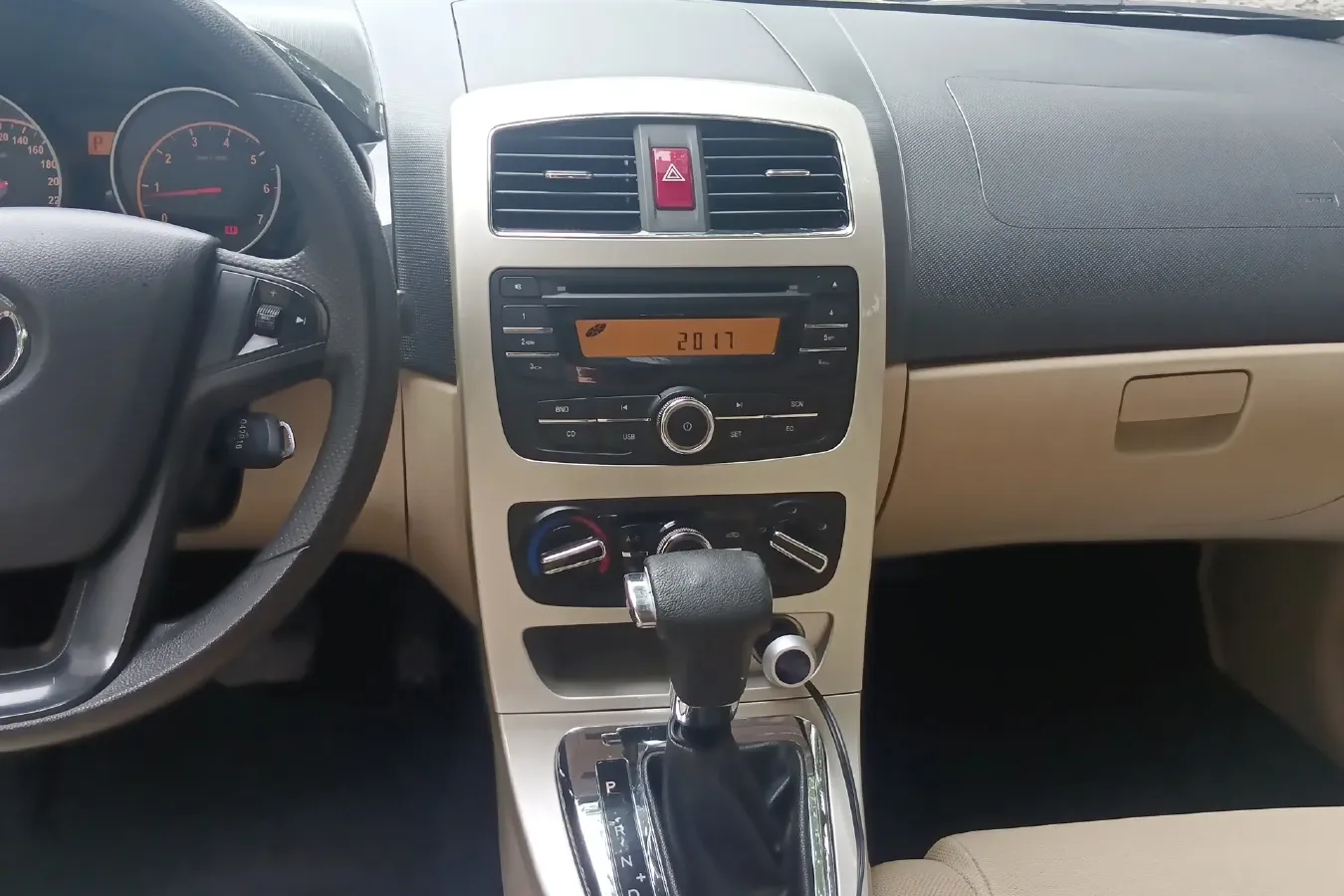 2013 Brilliance Auto H330 1.5L 105HP L4 4AT,autocango,china used car exporter,china ev exporter,chinese used car exporter,chinese used ev exporter