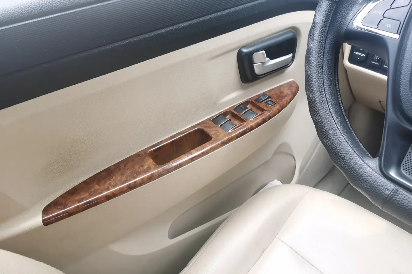 2013 DongFeng Fengon Fengon 1.5L 116HP L4 5MT,autocango,china used car exporter,china ev exporter,chinese used car exporter,chinese used ev exporter