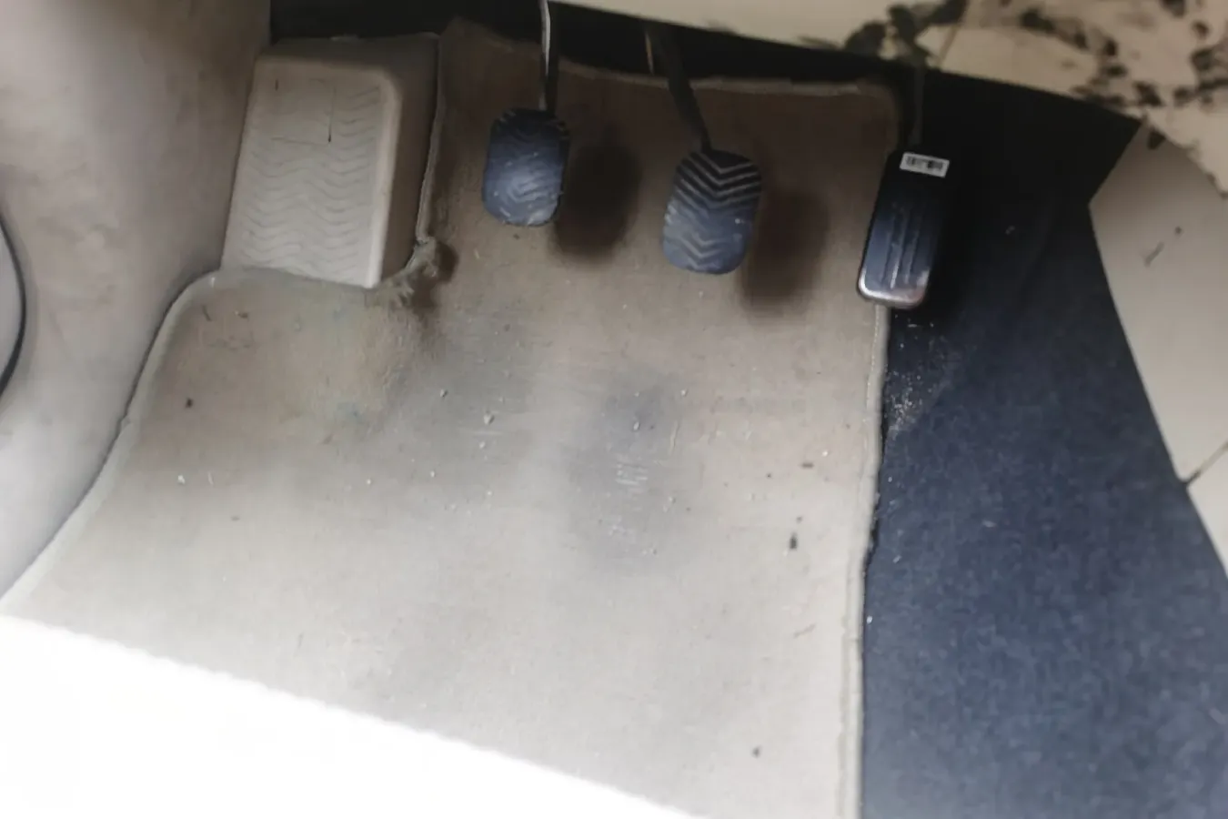 2013 DongFeng Fengon Fengon 1.5L 116HP L4 5MT,autocango,china used car exporter,china ev exporter,chinese used car exporter,chinese used ev exporter