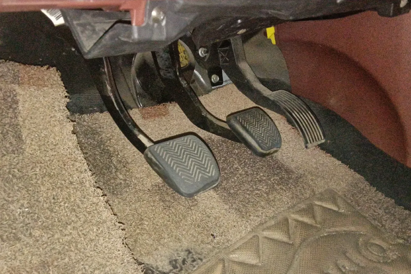 2015 BYD SuRui 1.5L 109HP L4 5MT,autocango,china used car exporter,china ev exporter,chinese used car exporter,chinese used ev exporter