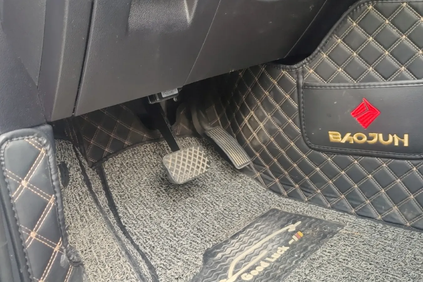 2019 BaoJun RS-5 1.5T 147HP L4 CVT,autocango,china used car exporter,china ev exporter,chinese used car exporter,chinese used ev exporter