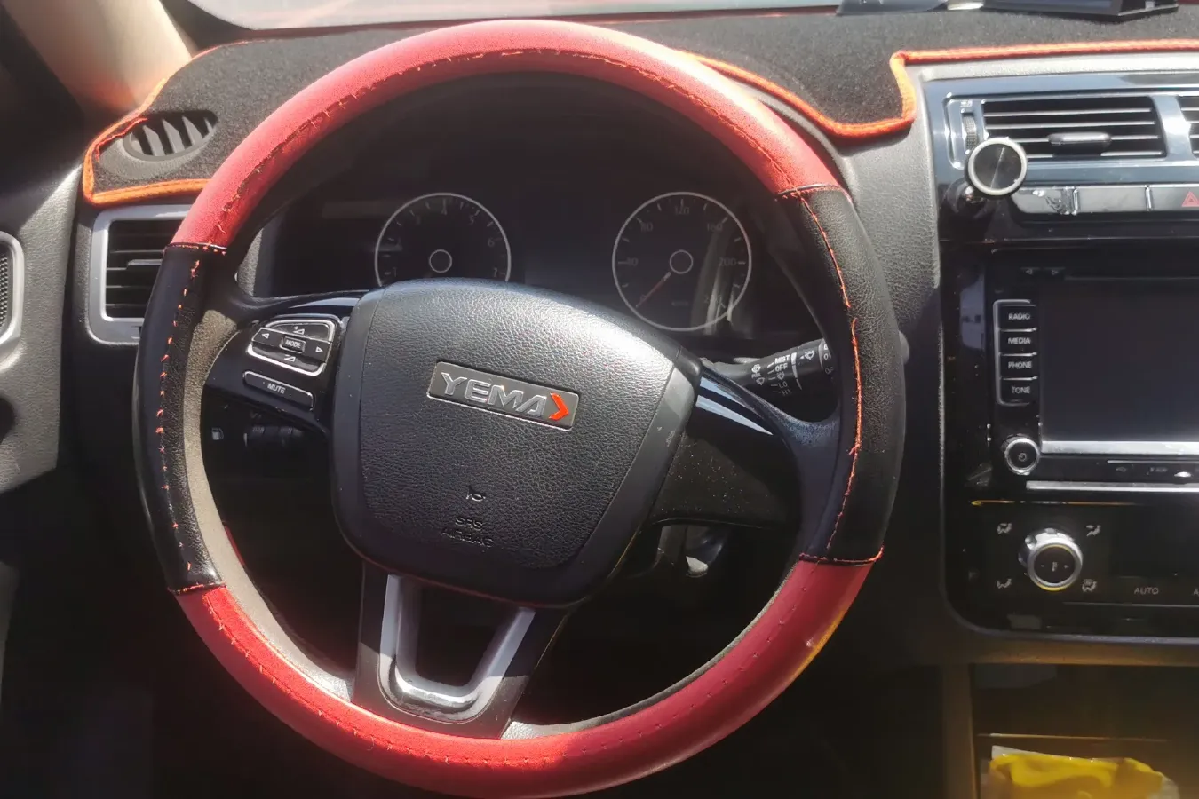 2015 Yema T70 1.8L 133HP L4 5MT,autocango,china used car exporter,china ev exporter,chinese used car exporter,chinese used ev exporter