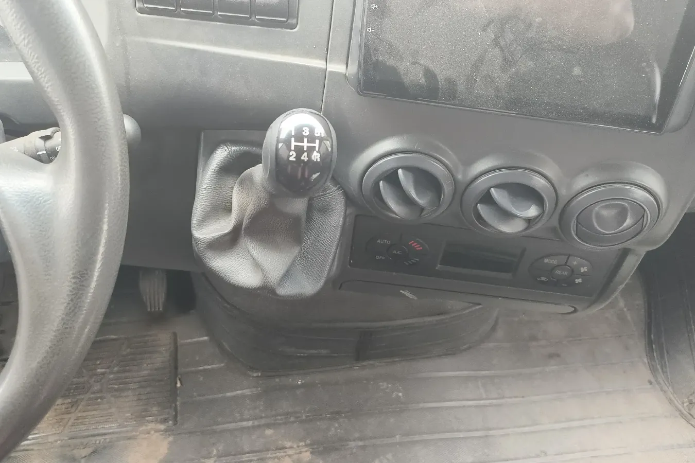 2012 Iveco BaoDi 2.5T 122HP L4 5MT,autocango,china used car exporter,china ev exporter,chinese used car exporter,chinese used ev exporter