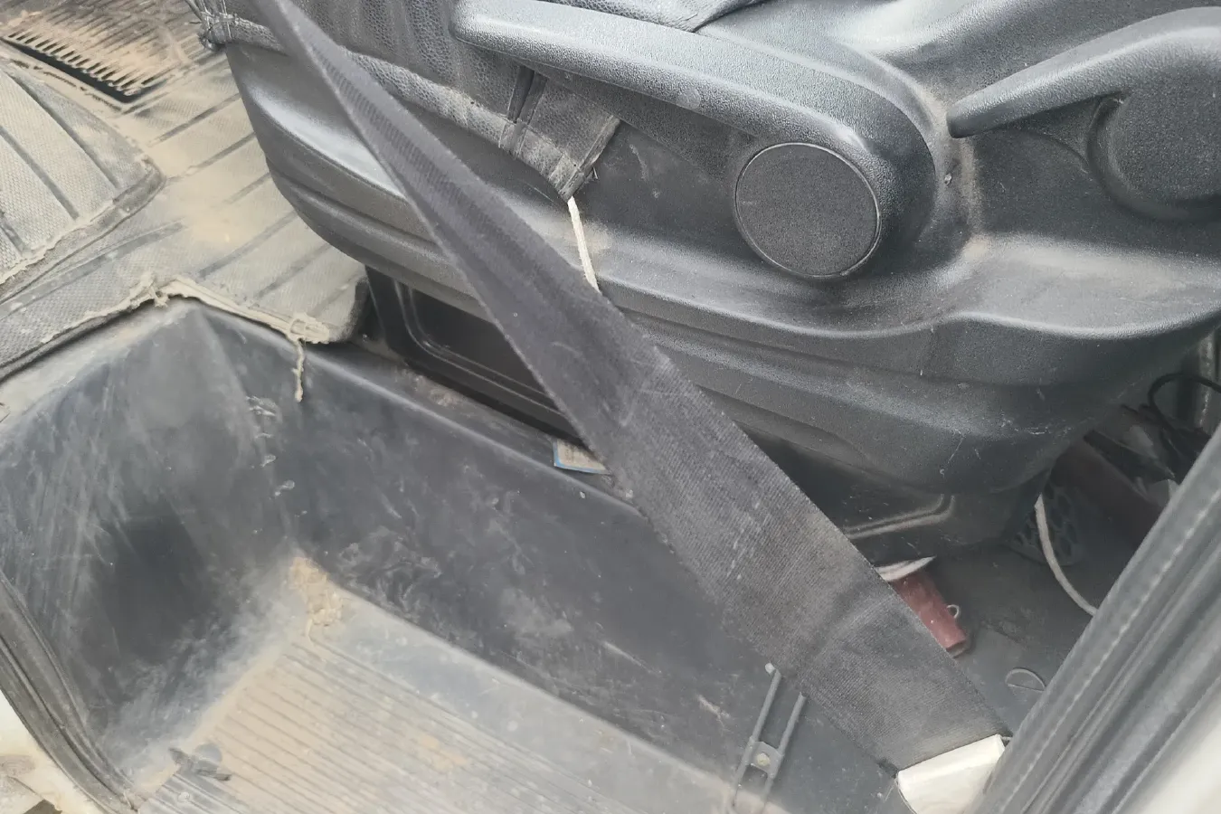 2012 Iveco BaoDi 2.5T 122HP L4 5MT,autocango,china used car exporter,china ev exporter,chinese used car exporter,chinese used ev exporter