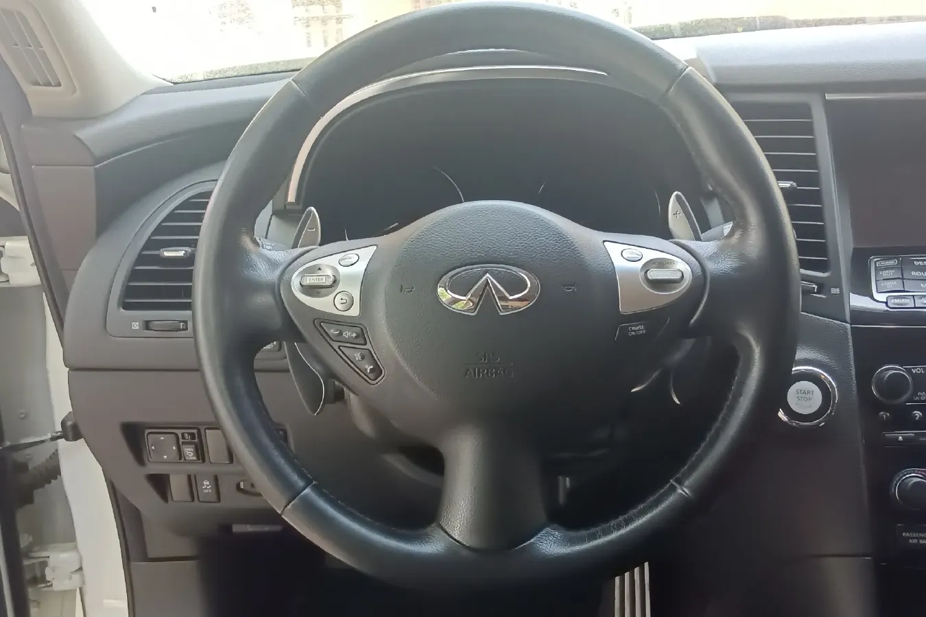 2013 Infiniti QX70 3.7L 351HP V6 7AT,autocango,china used car exporter,china ev exporter,chinese used car exporter,chinese used ev exporter