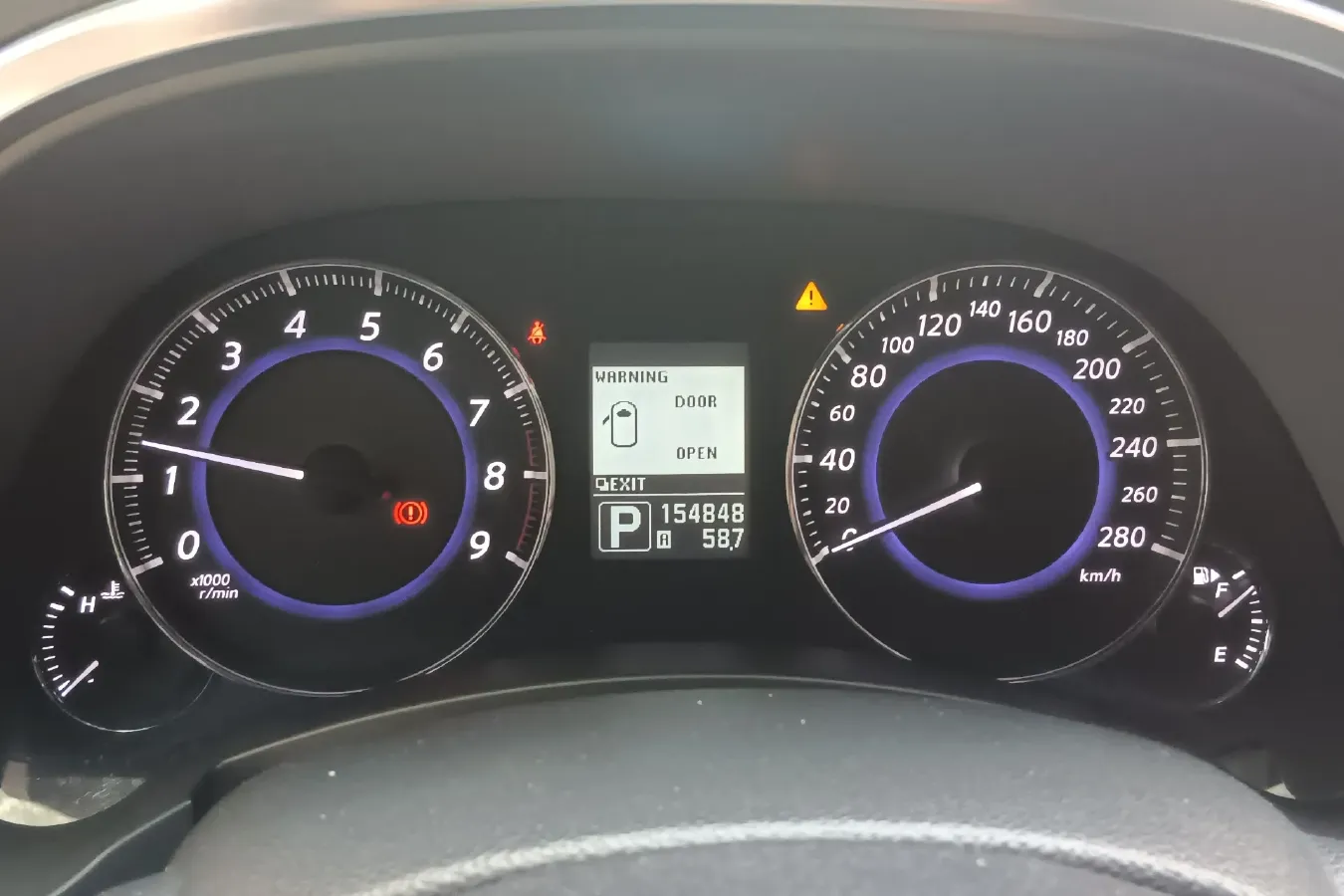 2013 Infiniti QX70 3.7L 351HP V6 7AT,autocango,china used car exporter,china ev exporter,chinese used car exporter,chinese used ev exporter