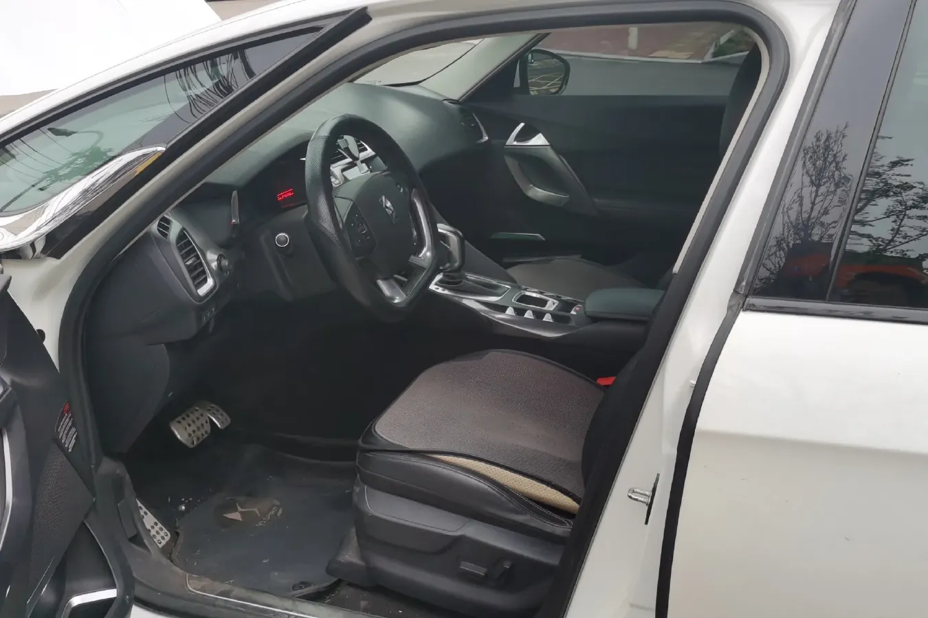 2014 DS 5 1.6T 163HP L4 6AT,autocango,china used car exporter,china ev exporter,chinese used car exporter,chinese used ev exporter