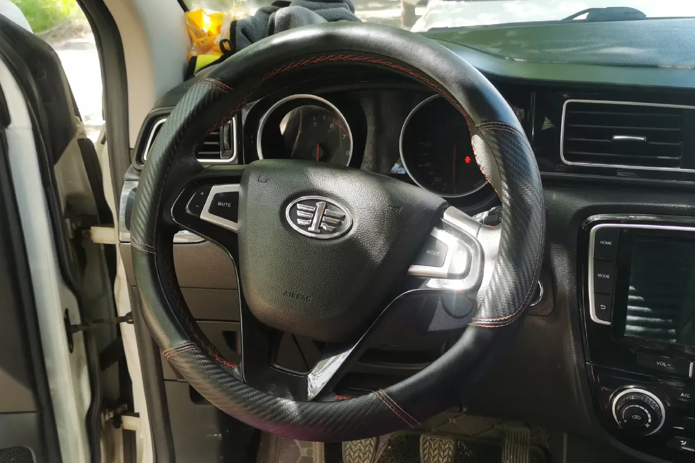 2017 FAW Jumpal D60 1.5L 113HP L4 5MT,autocango,china used car exporter,china ev exporter,chinese used car exporter,chinese used ev exporter