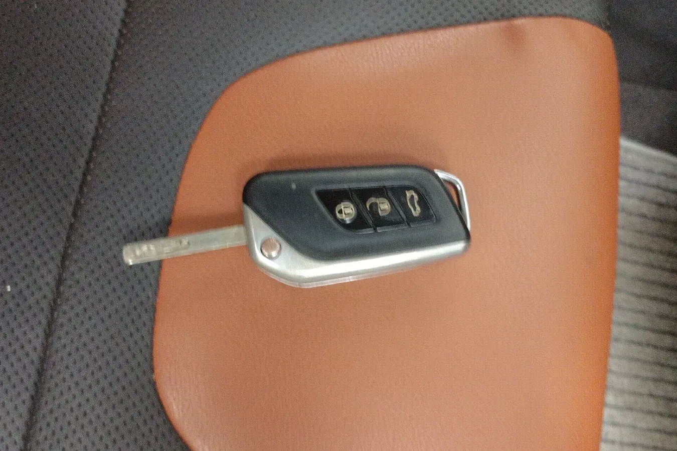 2016 BeiJing Auto Senova X35 1.5L 116HP L4 5MT,autocango,china used car exporter,china ev exporter,chinese used car exporter,chinese used ev exporter