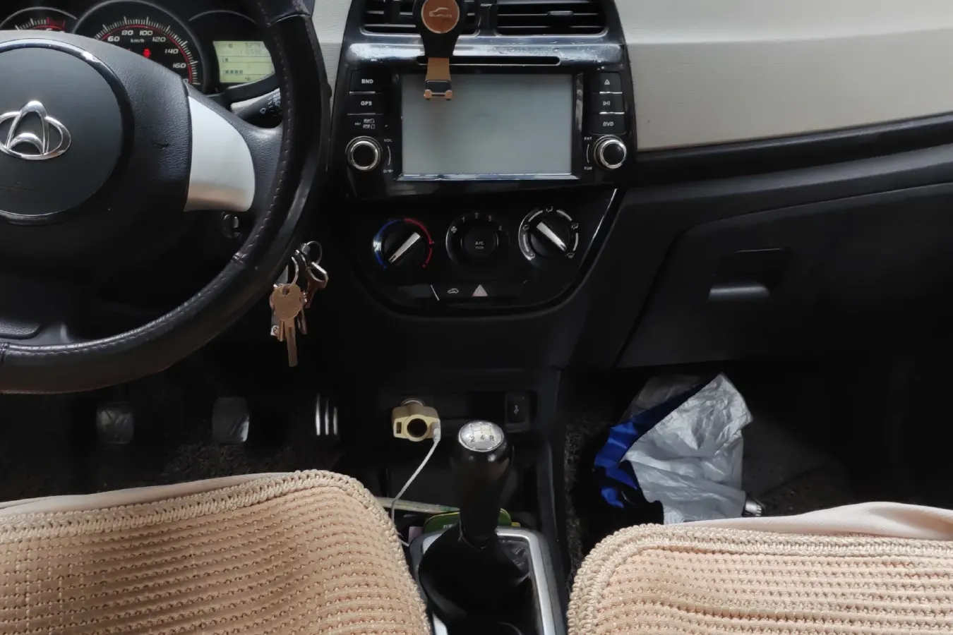 2013 ChangAn Oshan Eulove 1.2L 90HP L4 5MT,autocango,china used car exporter,china ev exporter,chinese used car exporter,chinese used ev exporter