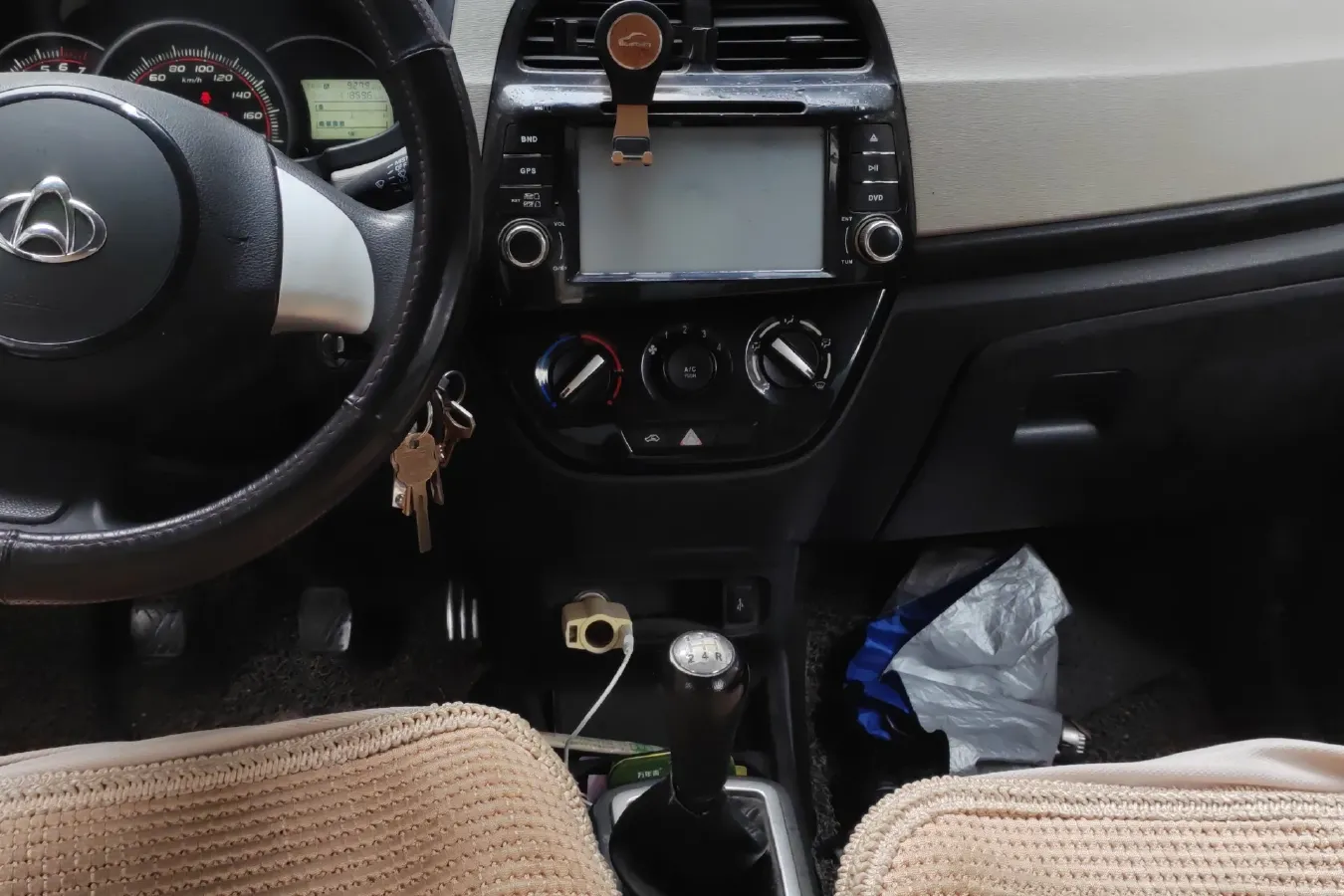 2013 ChangAn Oshan Eulove 1.2L 90HP L4 5MT,autocango,china used car exporter,china ev exporter,chinese used car exporter,chinese used ev exporter