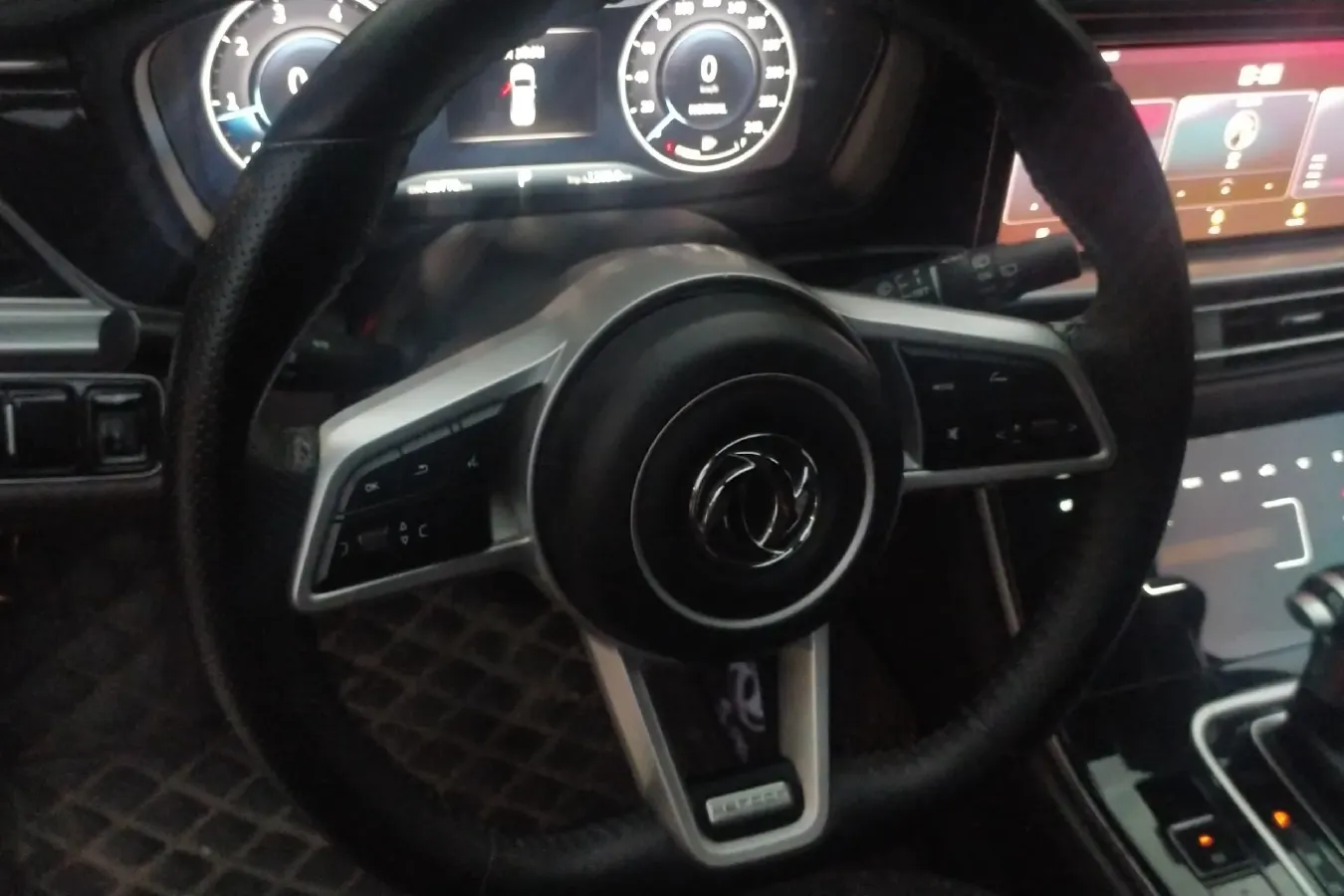 2020 DongFeng Fengon Fengon ix7 2.0T 231HP L4 6AT,autocango,china used car exporter,china ev exporter,chinese used car exporter,chinese used ev exporter