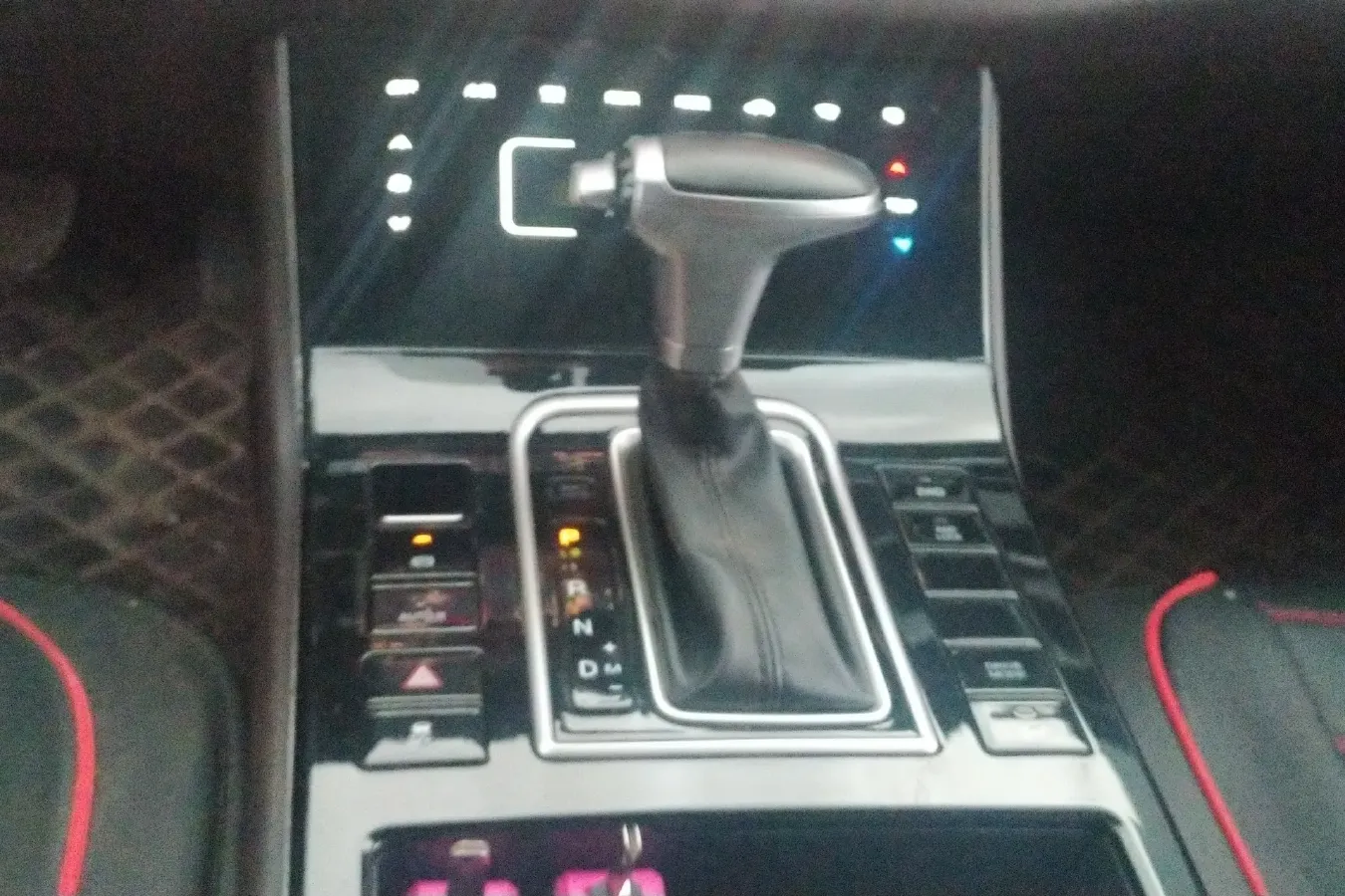 2020 DongFeng Fengon Fengon ix7 2.0T 231HP L4 6AT,autocango,china used car exporter,china ev exporter,chinese used car exporter,chinese used ev exporter