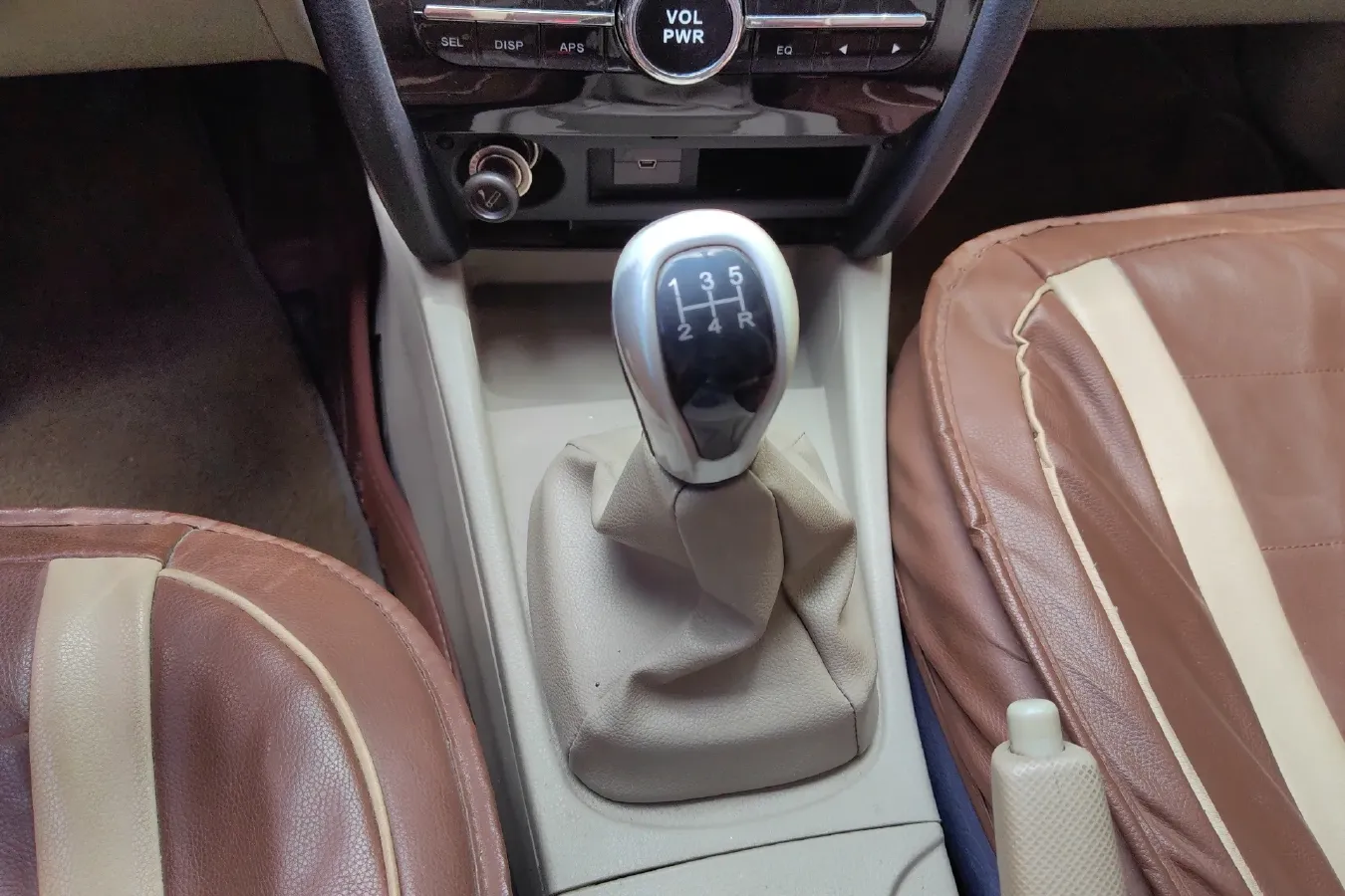 2013 Soueast V3 1.5L 110HP L4 5MT,autocango,china used car exporter,china ev exporter,chinese used car exporter,chinese used ev exporter