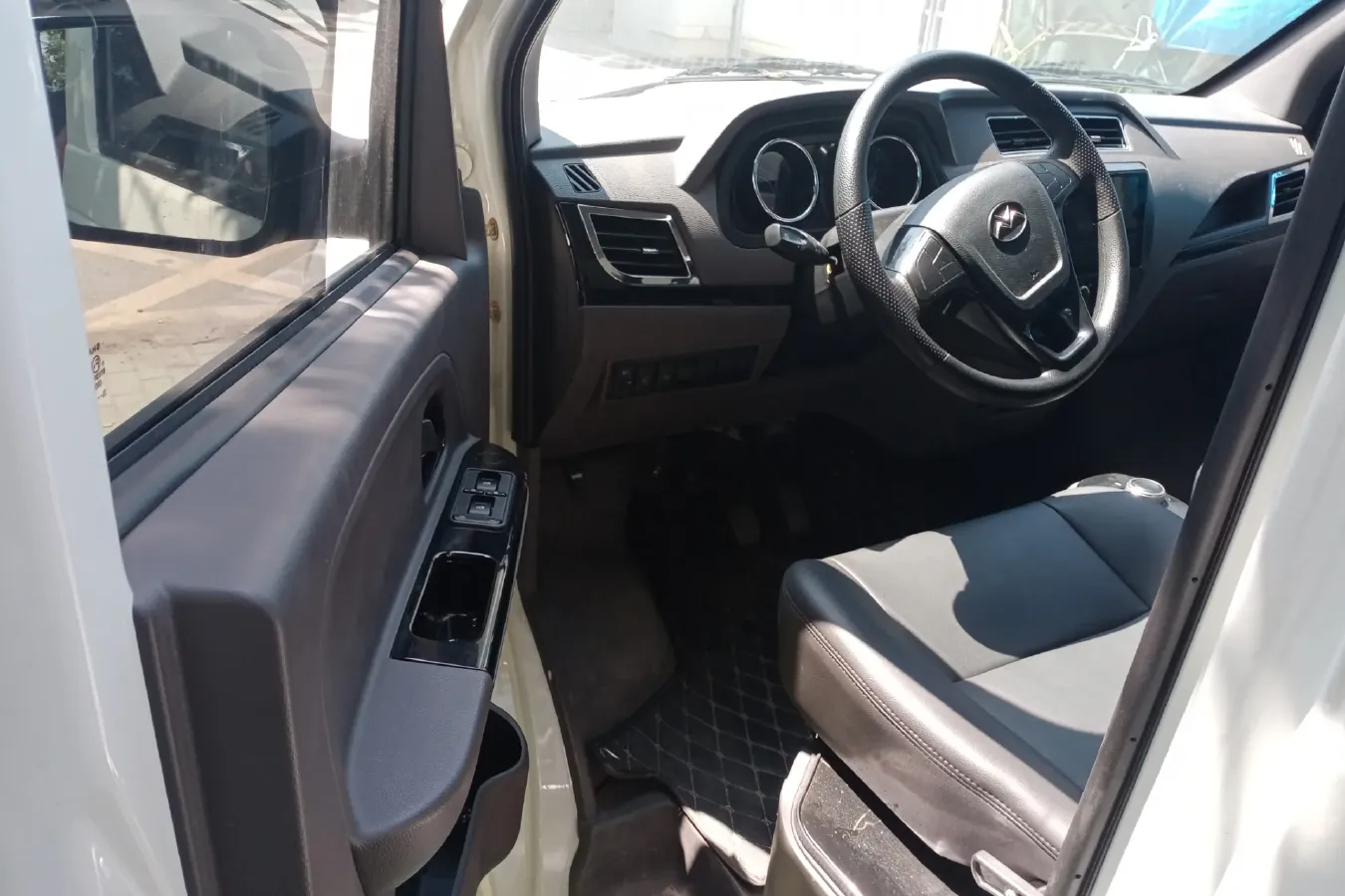 2022 New Gonow ShuaiJian BEV 41.93KWH,autocango,china used car exporter,china ev exporter,chinese used car exporter,chinese used ev exporter