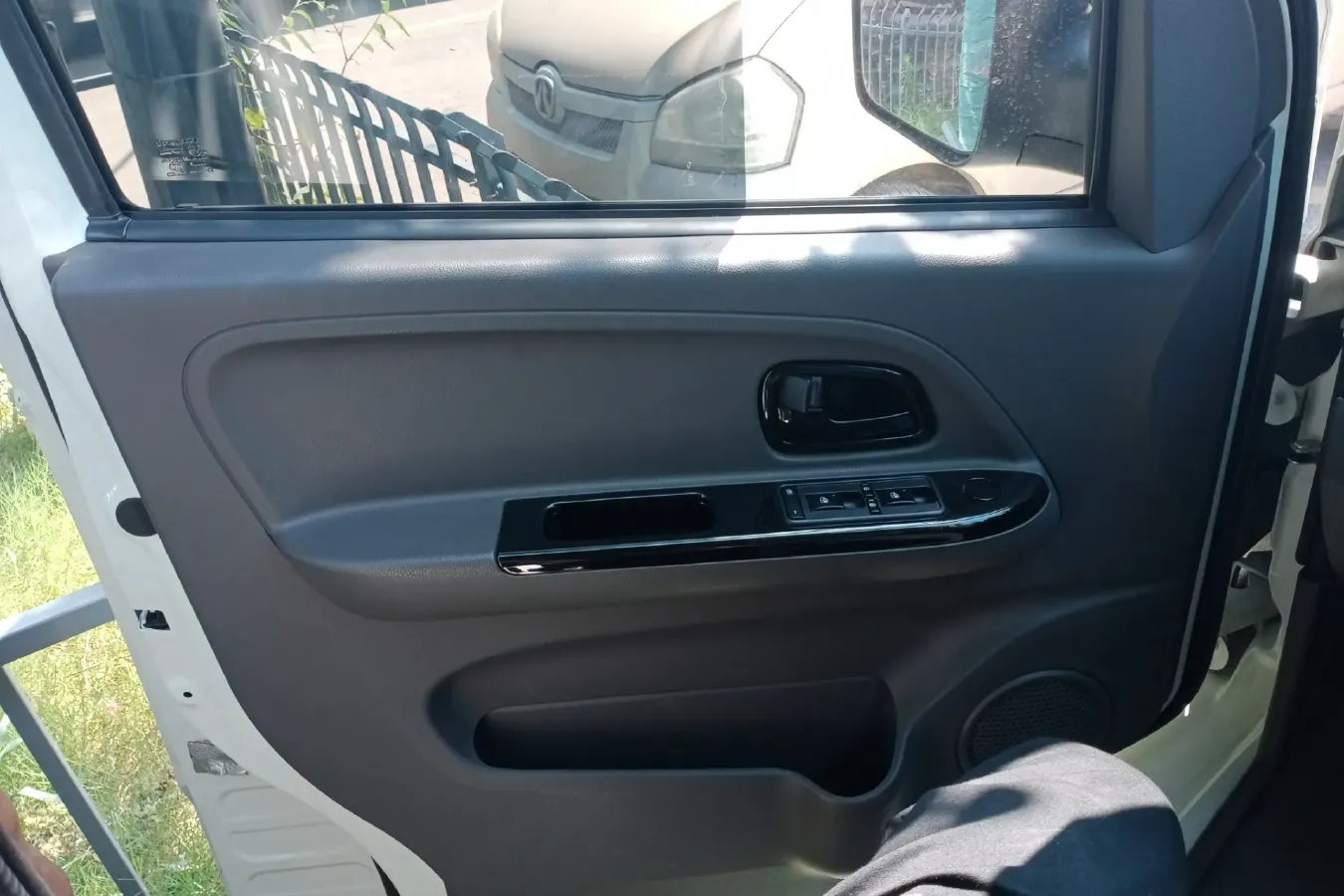 2022 New Gonow ShuaiJian BEV 41.93KWH,autocango,china used car exporter,china ev exporter,chinese used car exporter,chinese used ev exporter