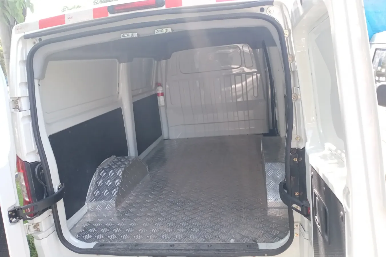 2022 New Gonow ShuaiJian BEV 41.93KWH,autocango,china used car exporter,china ev exporter,chinese used car exporter,chinese used ev exporter