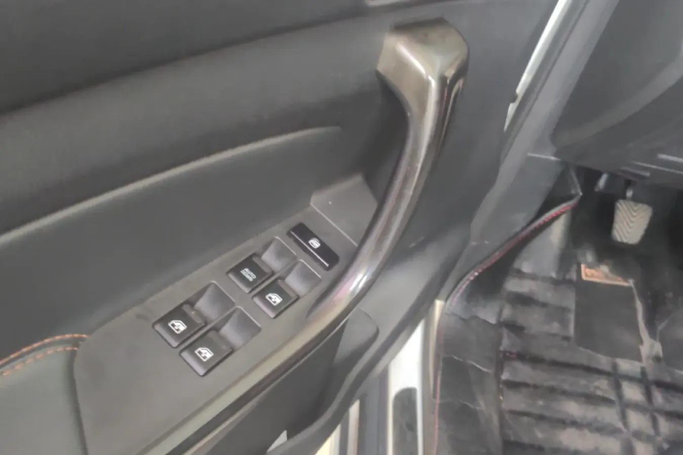 2016 ChangAn Oshan CX70 1.6L 117HP L4 5MT,autocango,china used car exporter,china ev exporter,chinese used car exporter,chinese used ev exporter