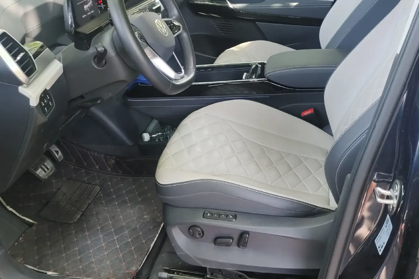 2022 Volkswagen ID.6 Crozz BEV 84.8KWH,autocango,china used car exporter,china ev exporter,chinese used car exporter,chinese used ev exporter