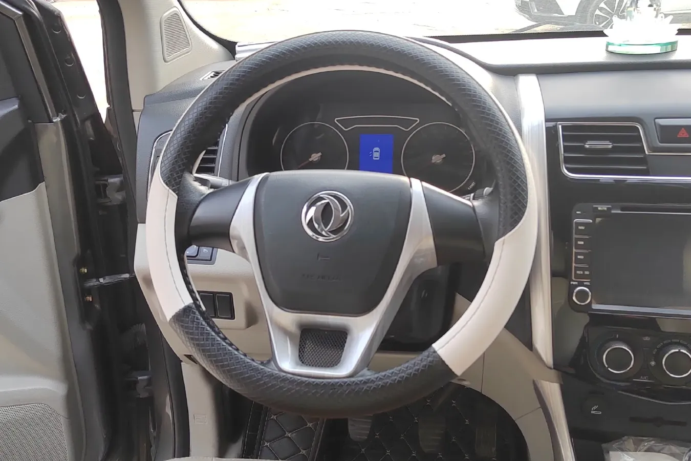 2016 DongFeng Forthing S500 1.5L 120HP L4 5MT,autocango,china used car exporter,china ev exporter,chinese used car exporter,chinese used ev exporter