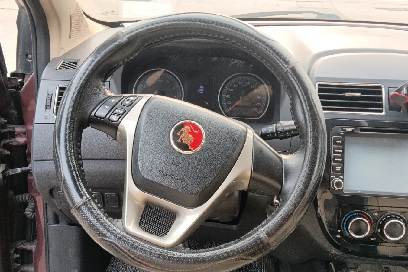 2014 DongFeng Forthing Joyear X3 1.5L 120HP L4 5MT,autocango,china used car exporter,china ev exporter,chinese used car exporter,chinese used ev exporter