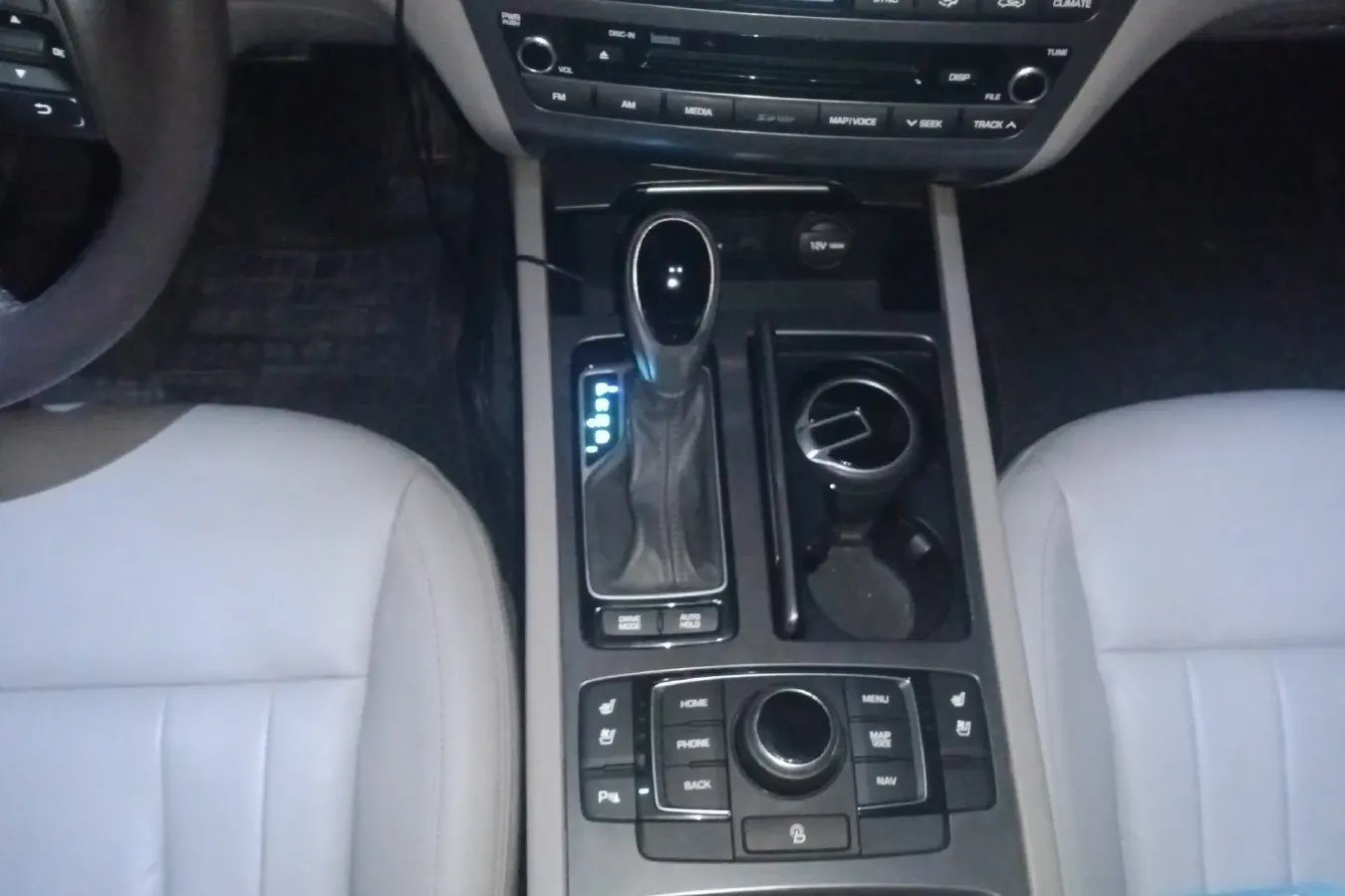 2015 Hyundai Cenesis 3.0L 257HP V6 8AT,autocango,china used car exporter,china ev exporter,chinese used car exporter,chinese used ev exporter