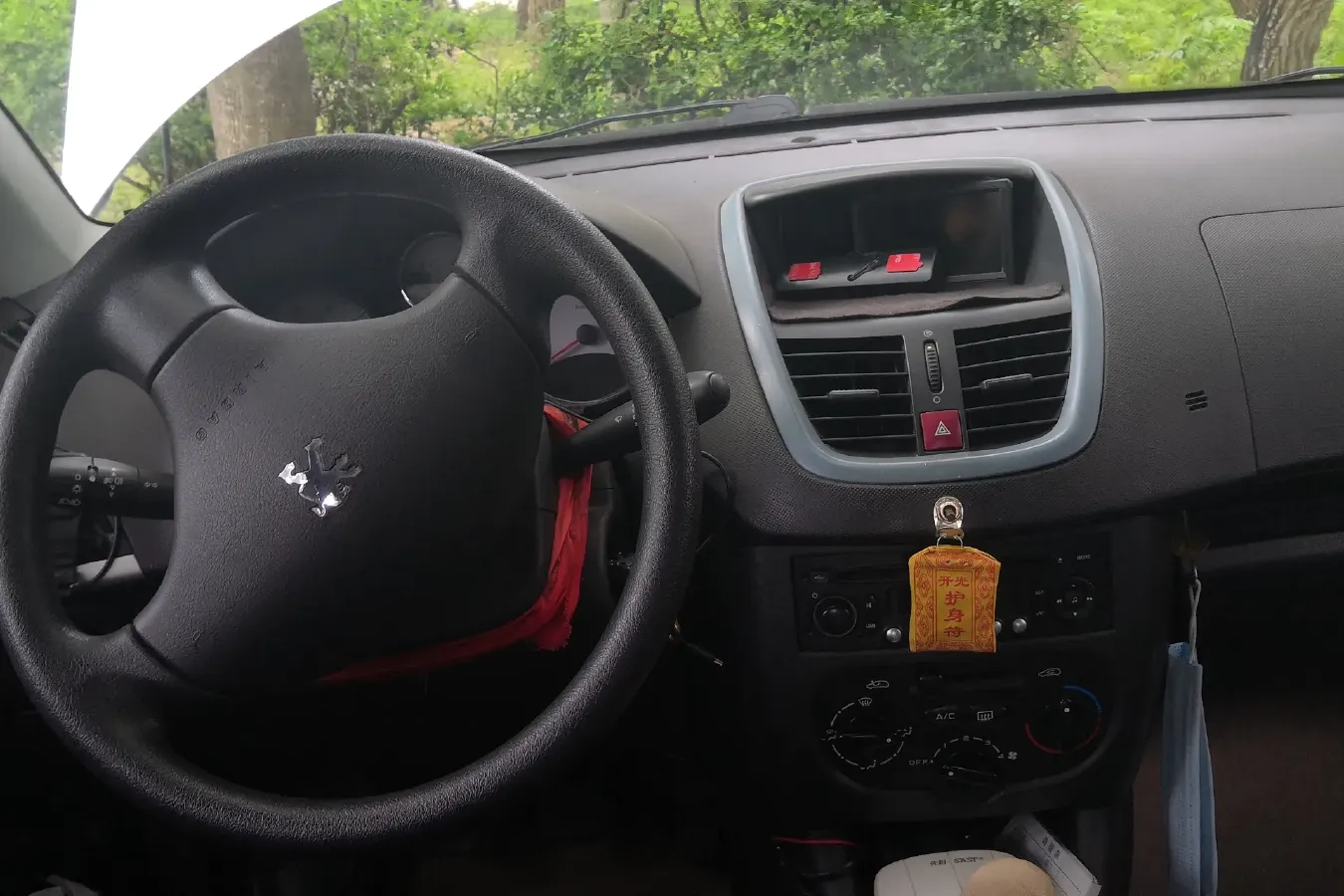 2011 Peugeot 207 1.4L 76HP L4 5MT,autocango,china used car exporter,china ev exporter,chinese used car exporter,chinese used ev exporter