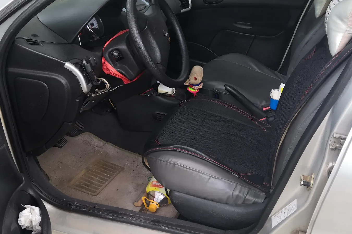 2011 Peugeot 207 1.4L 76HP L4 5MT,autocango,china used car exporter,china ev exporter,chinese used car exporter,chinese used ev exporter