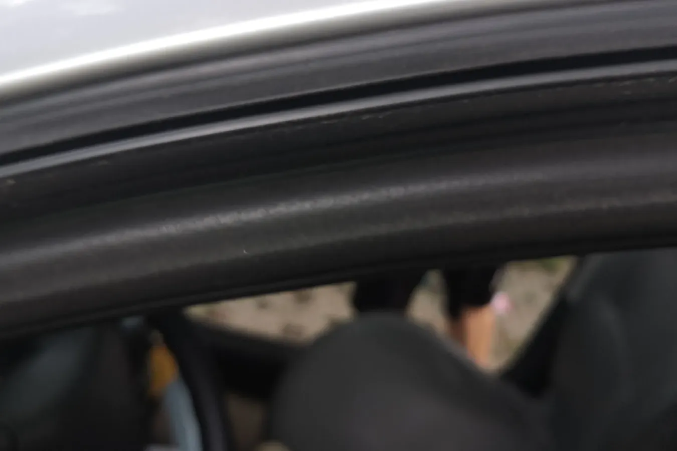 2011 Peugeot 207 1.4L 76HP L4 5MT,autocango,china used car exporter,china ev exporter,chinese used car exporter,chinese used ev exporter