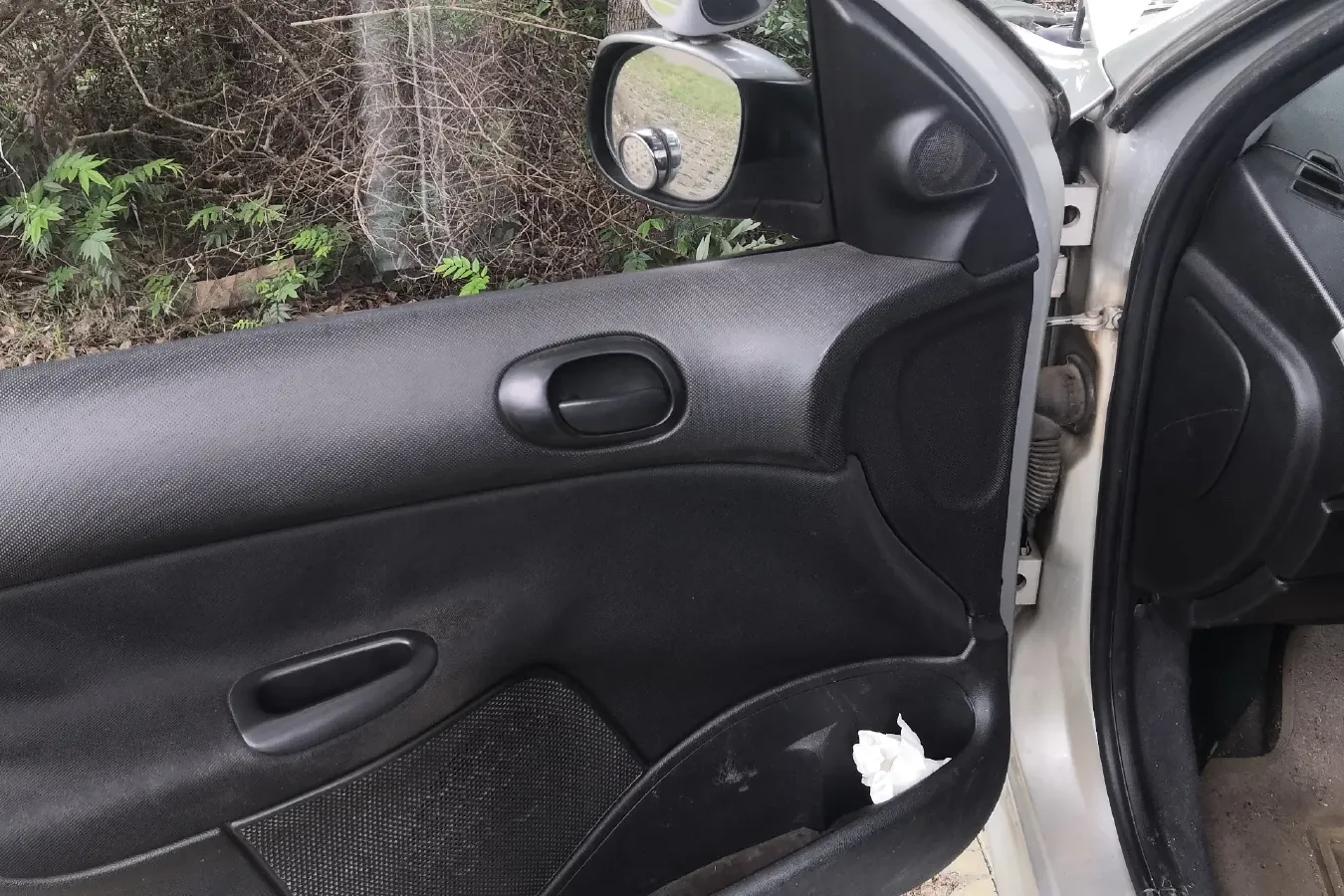 2011 Peugeot 207 1.4L 76HP L4 5MT,autocango,china used car exporter,china ev exporter,chinese used car exporter,chinese used ev exporter